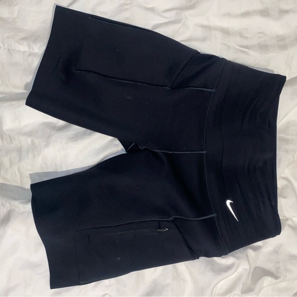Nike Black Dri Fit Performance Shorts - Picture 1 of 2